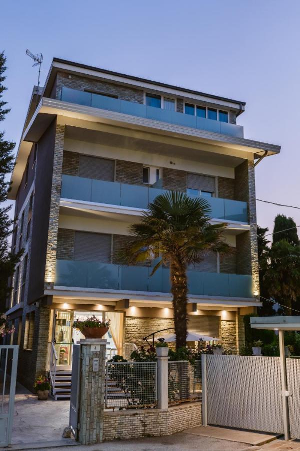 Hotel Villa Del Mare Сенигаллия Экстерьер фото